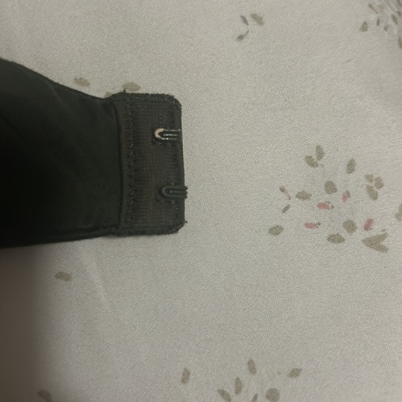 Victoria Secret Pink Bra 34B - Picture 5 of 6